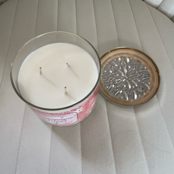 NWT B&BW Champagne Toast Holiday Edition 3 Wick Candle - Picture 5 of 5